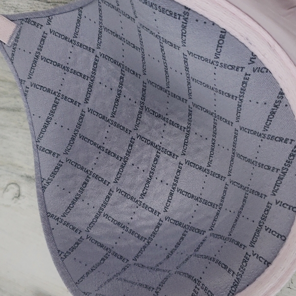 Victoria's Secret silver gray w pink racerback semi demi front closure Size 32D - Picture 3 of 4